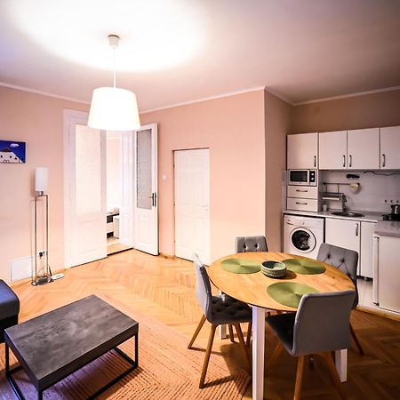 Jules' Sunny, Spacious And Central Apartment 锡比乌 外观 照片