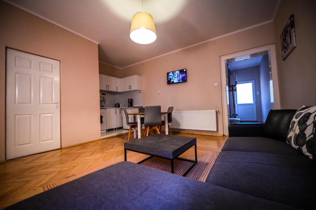 Jules' Sunny, Spacious And Central Apartment 锡比乌 外观 照片