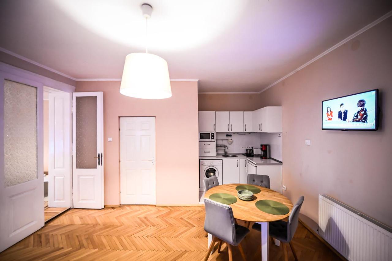 Jules' Sunny, Spacious And Central Apartment 锡比乌 外观 照片
