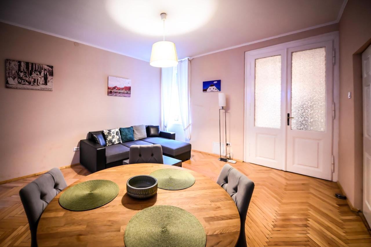 Jules' Sunny, Spacious And Central Apartment 锡比乌 外观 照片